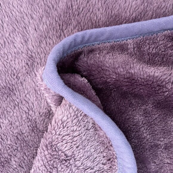 SARA QUEEN SOLID LIGHT PURPLE MINK FLEECE BLANKET - Picture 2 of 4